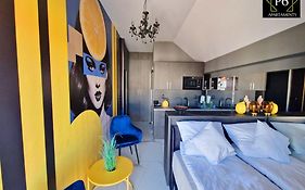 P6 Apartament Mini Light Black